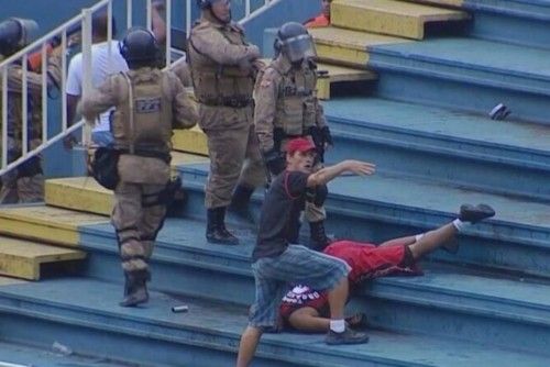 Incidentes futbol brasil Paranense - Vasco