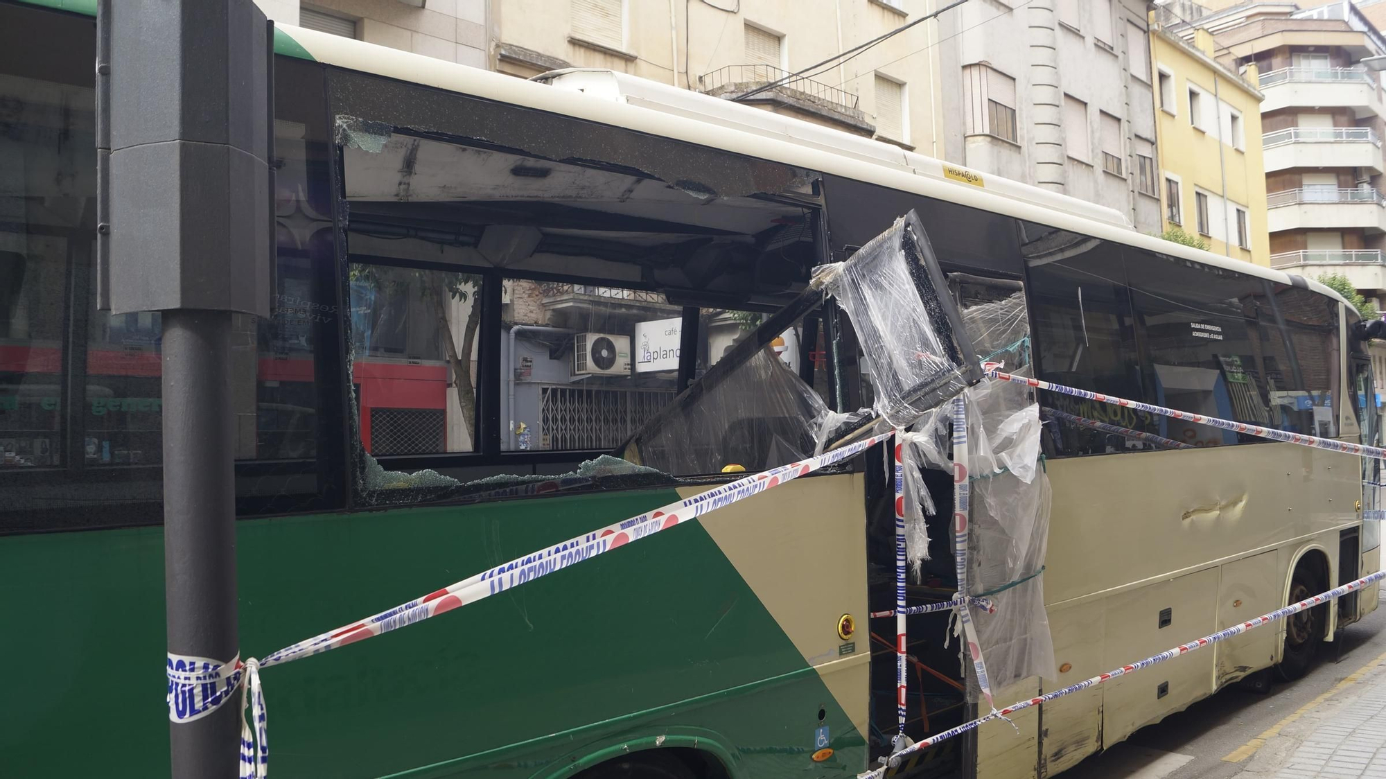 GALERÍA | Así ha quedado el autobús interceptado este domingo en La Amargura