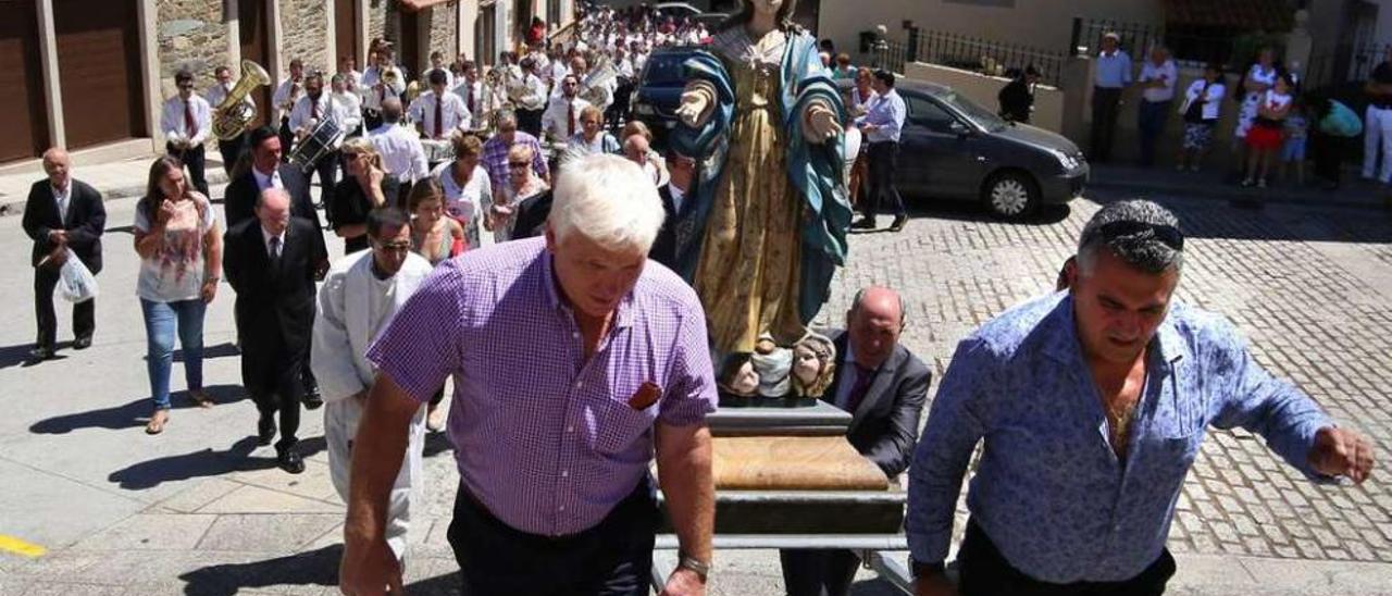 Procesión de la imagen de A Piedade, durante las fiestas del año pasado. // Bernabé/Gutier