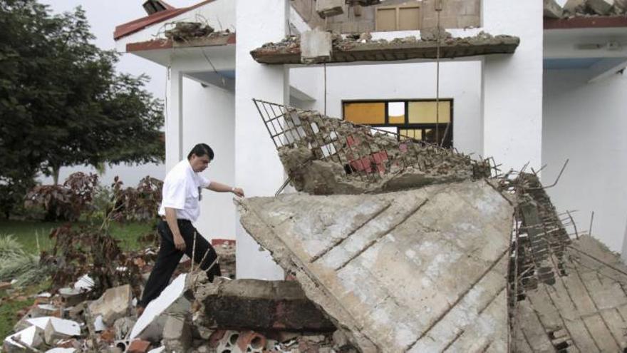 La presidenta contradice el balance de Cruz Roja y dice que el terremoto no ha causado víctimas