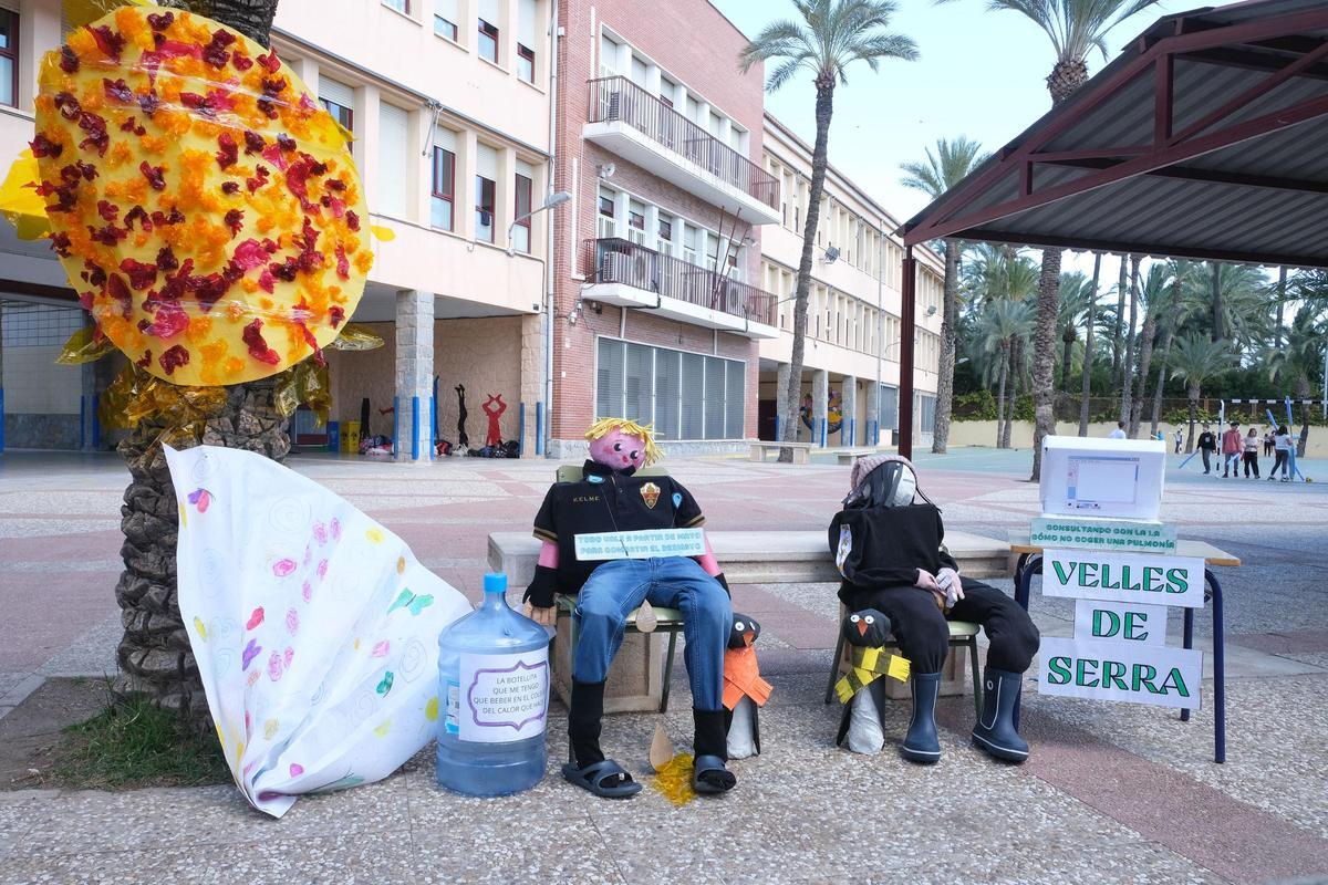 El tradicional concurso de las figuras satíricas de Velles de Sèrra vuelve a Elche con premios mejorados