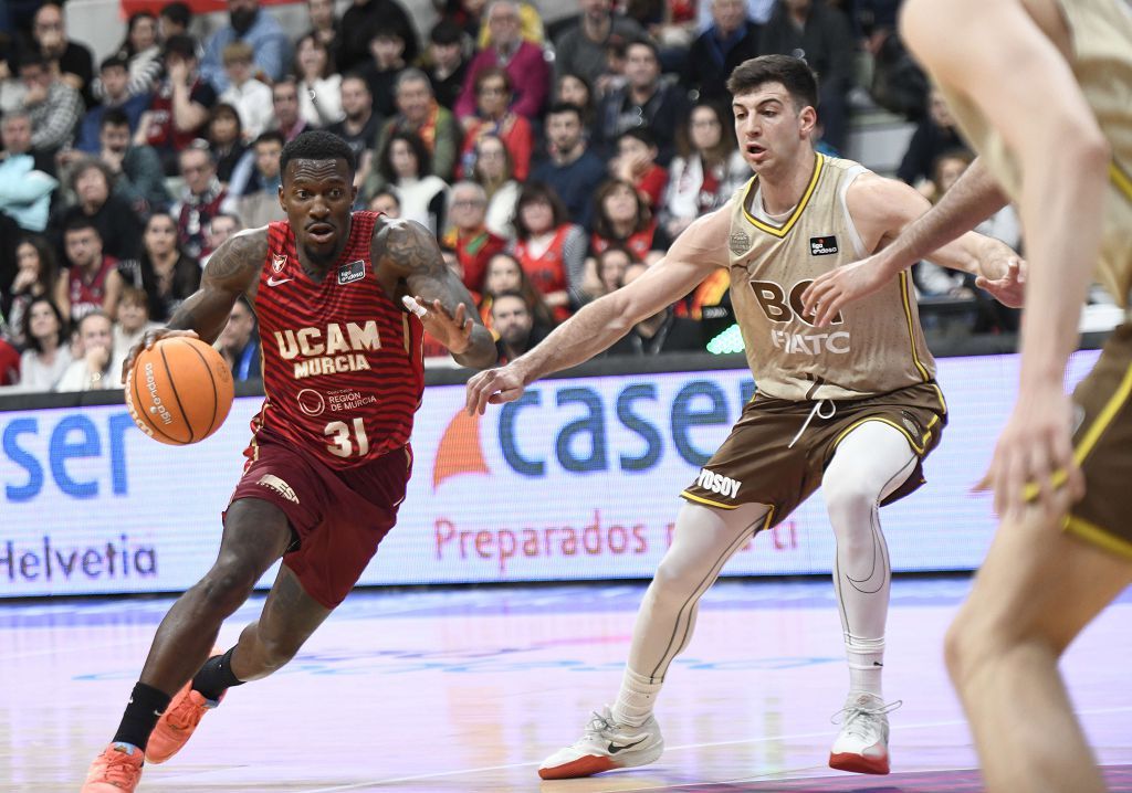 Todas las imágenes del partido del UCAM Murcia contra el Bàsquet Girona