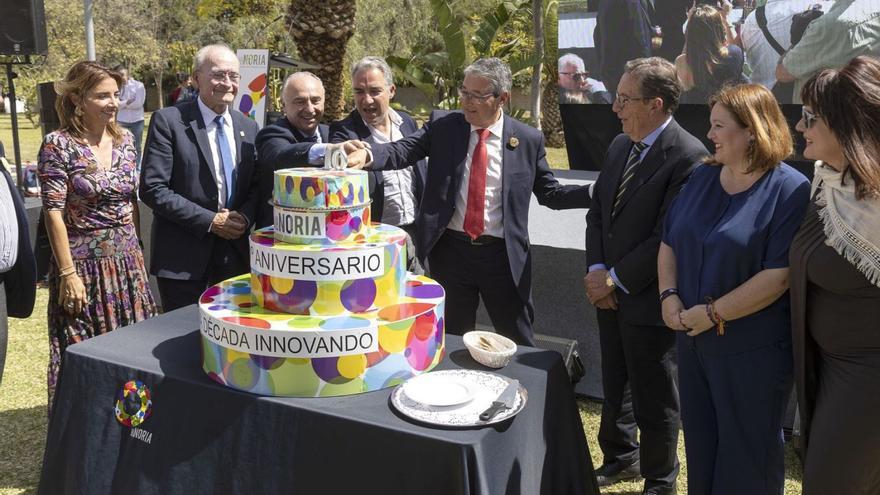 Celebración, ayer, del décimo aniversario de La Noria. | L.O.