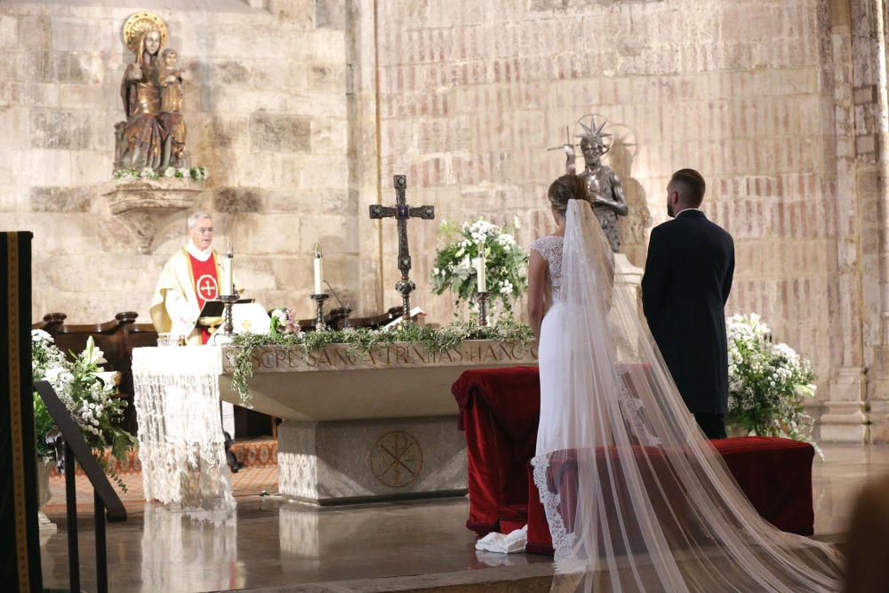 Boda de la fallera mayor de 2001, Adriana Polo