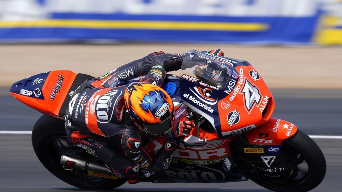 Towcester (United Kingdom), 24/05/2025.- MT Helmets - MSi rider Ivan Ortola of Spain in action during the Moto2 qualifying session at the Motorcycling Grand Prix of Great Britain at the Silverstone Circuit race track in Towcester, Britain, 24 May 2025. (Motociclismo, Gran Bretaña, España, Reino Unido) EFE/EPA/TIM KEETON