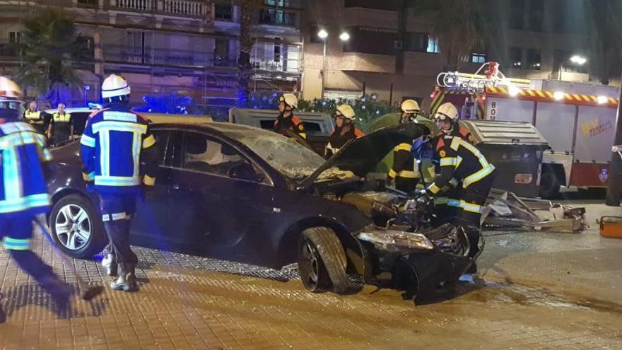 Aparatoso choque en el cruce de Jesús y Pérez Galdós