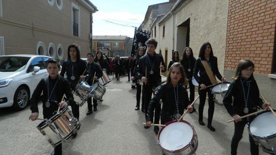 Desfile de bandas en El Perdigón