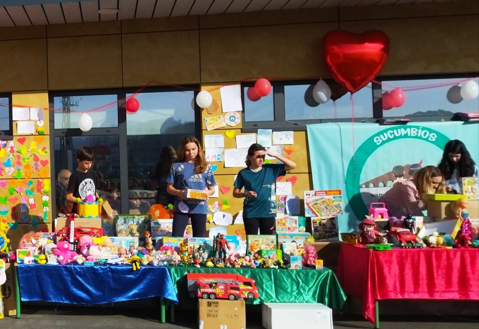 Carreras, murales y mercadillos: así celebraron en Villaviciosa el Día de la Paz