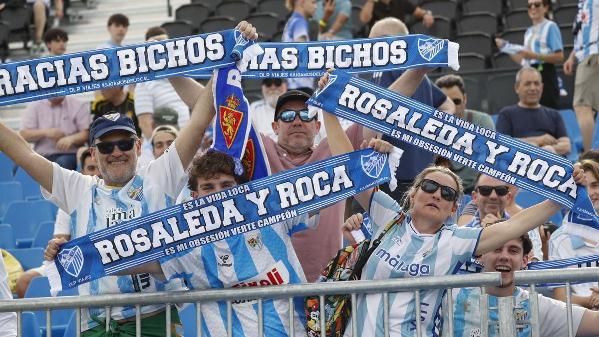 Aficionados del Málaga CF en las gradas de Ibercaja Estadio.