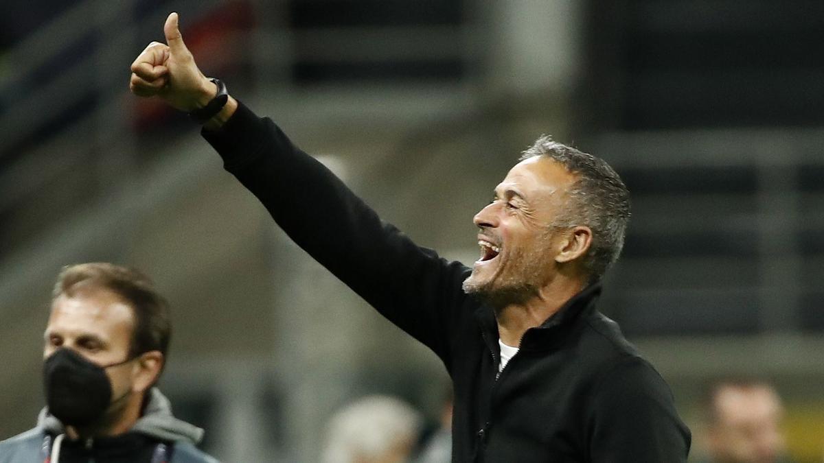 Luis Enrique festeja el triunfo en San Siro.