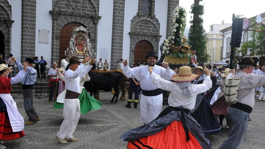 Directo | Gran Canaria celebra el día grande de su patrona en las fiestas del Pino en Teror: misa, desfile militar y última hora