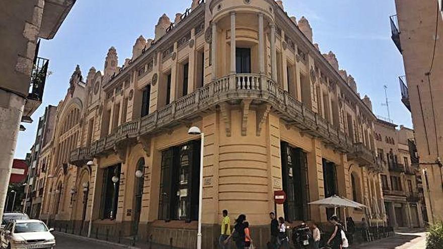 L&#039;edifici del Casino Menestral de Figueres, que es va començar a restaurar fa més de deu anys.