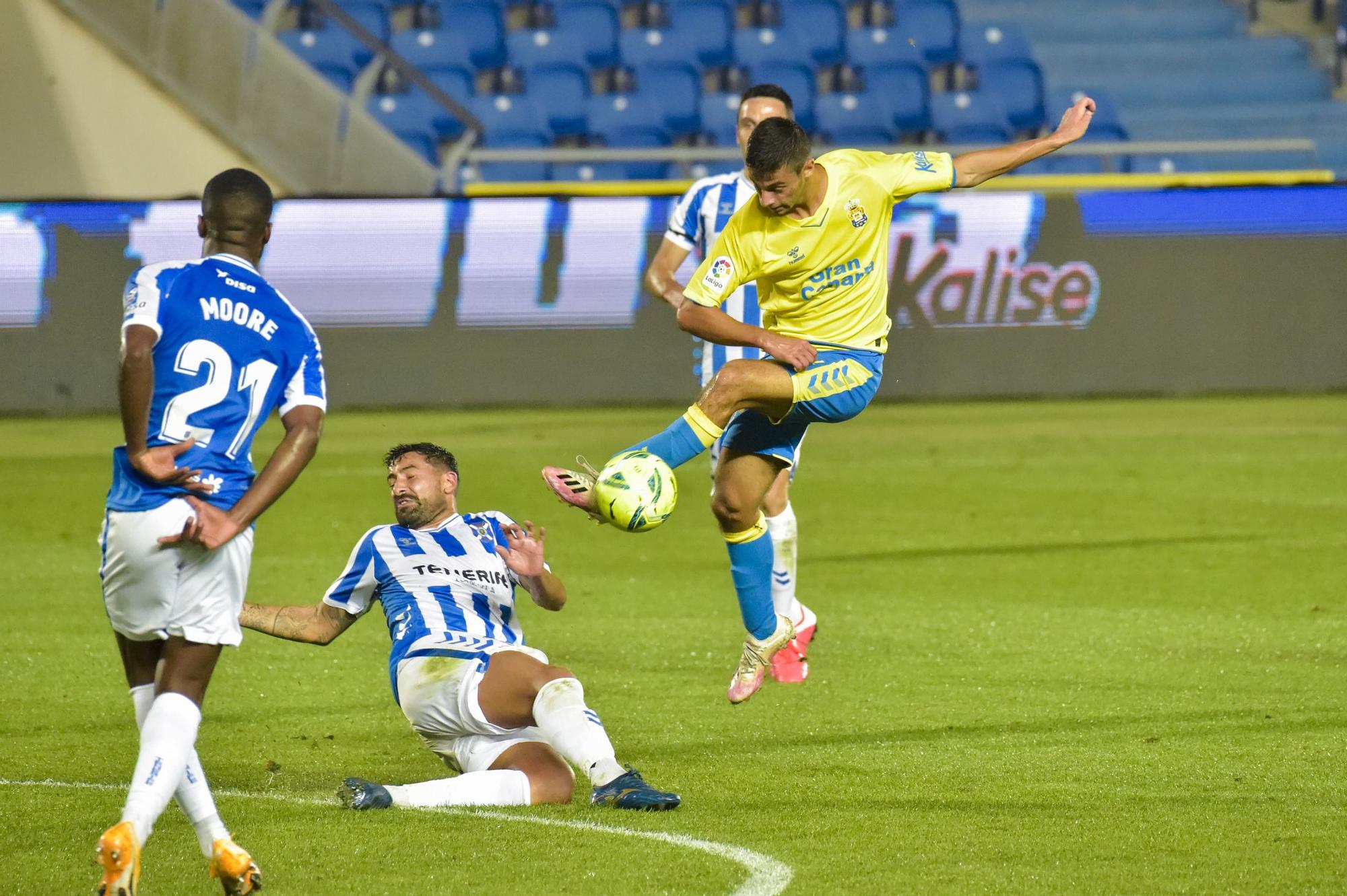 El partido del derbi UD Las Palmas - CD Tenerife, en imágenes