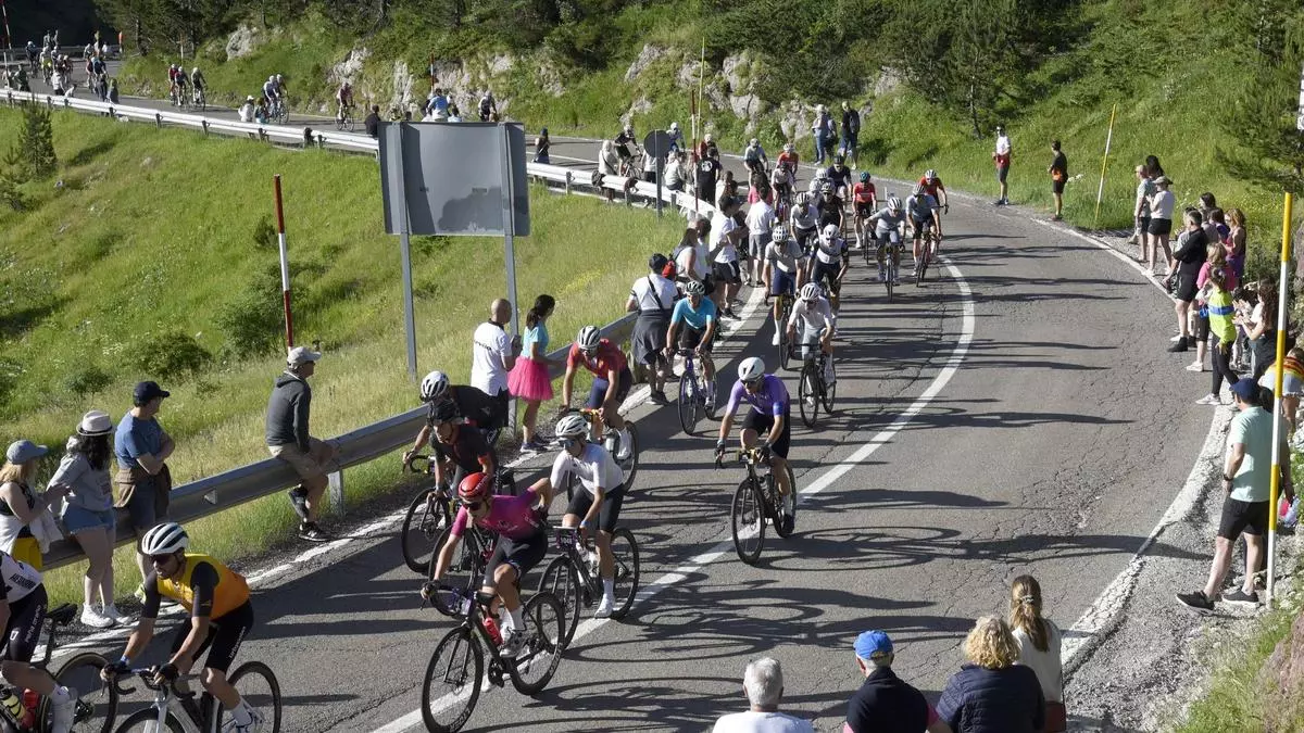 Imanol Arizmendi y Ester Ruiz, campeones de la Quebrantahuesos 2025