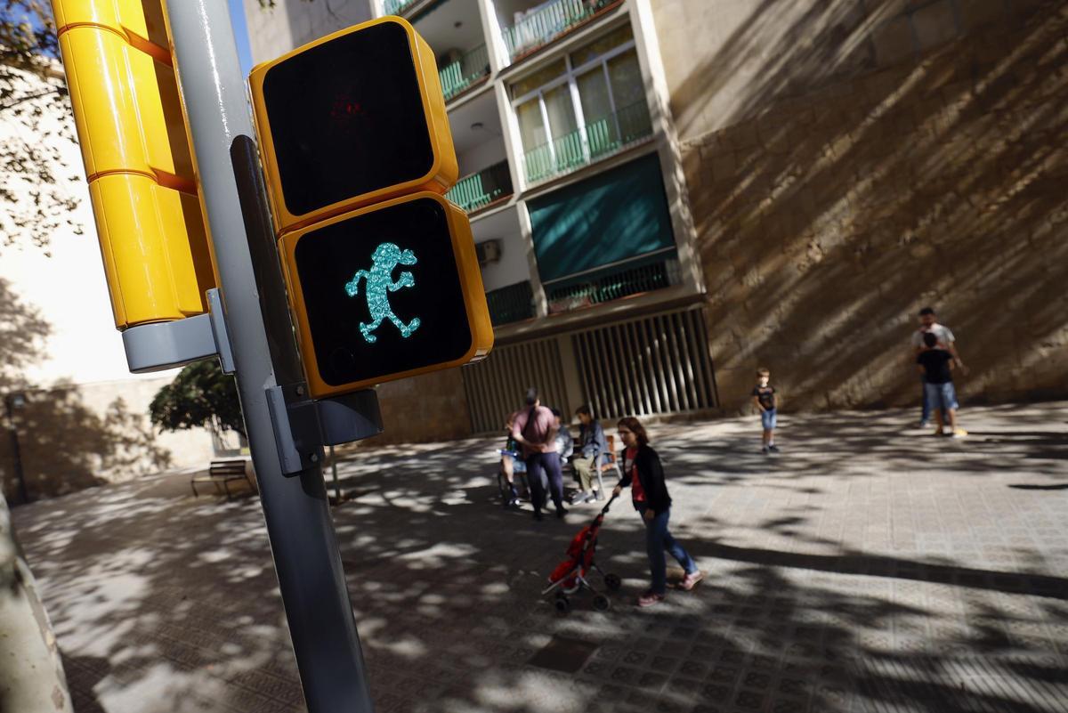 El semàfor de Mortadel·lo i Filemó que controla el tránsit