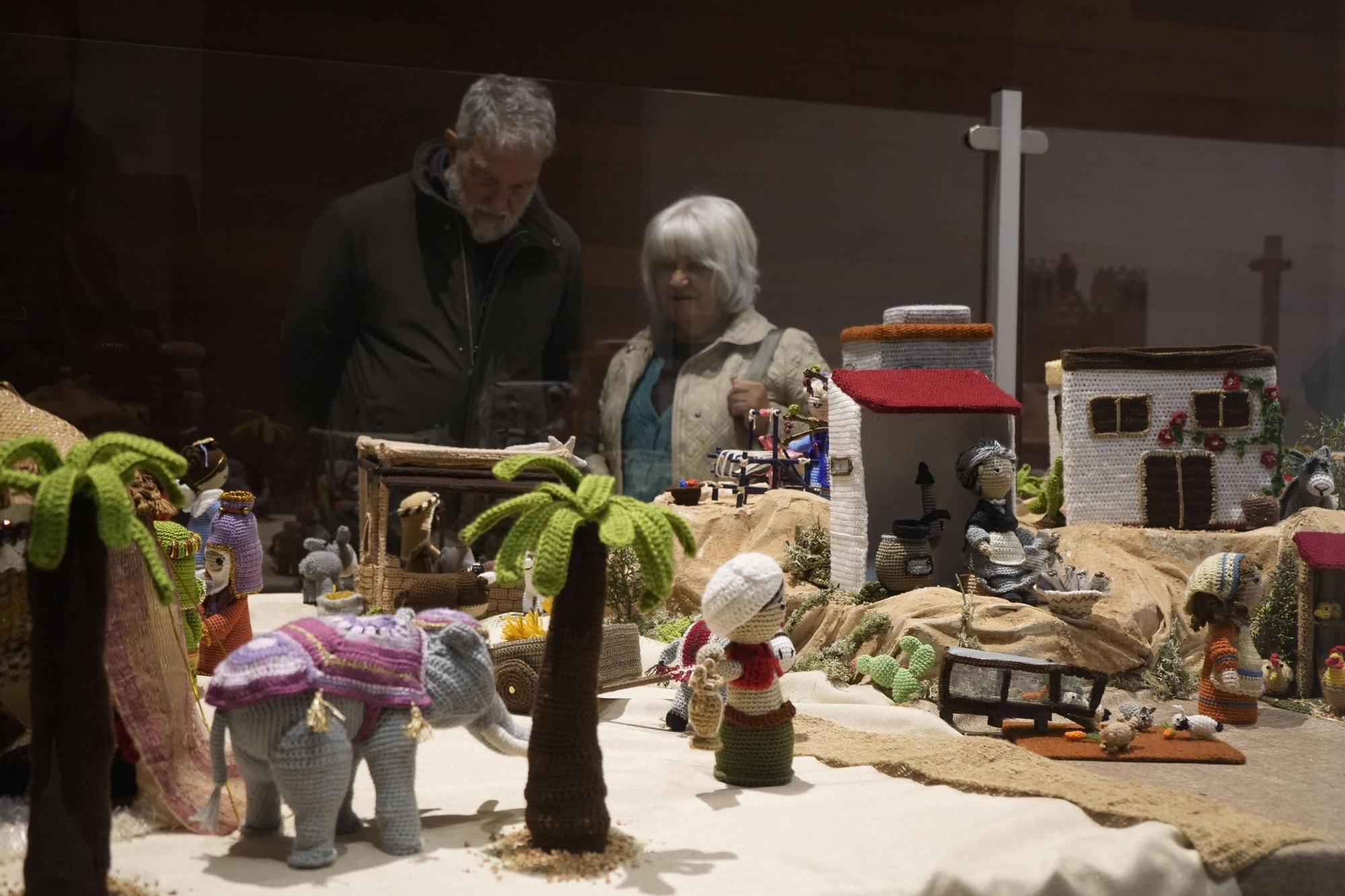 GALERÍA | Belén de ganchillo 'Al hilo de la Navidad' en el Museo Etnográfico