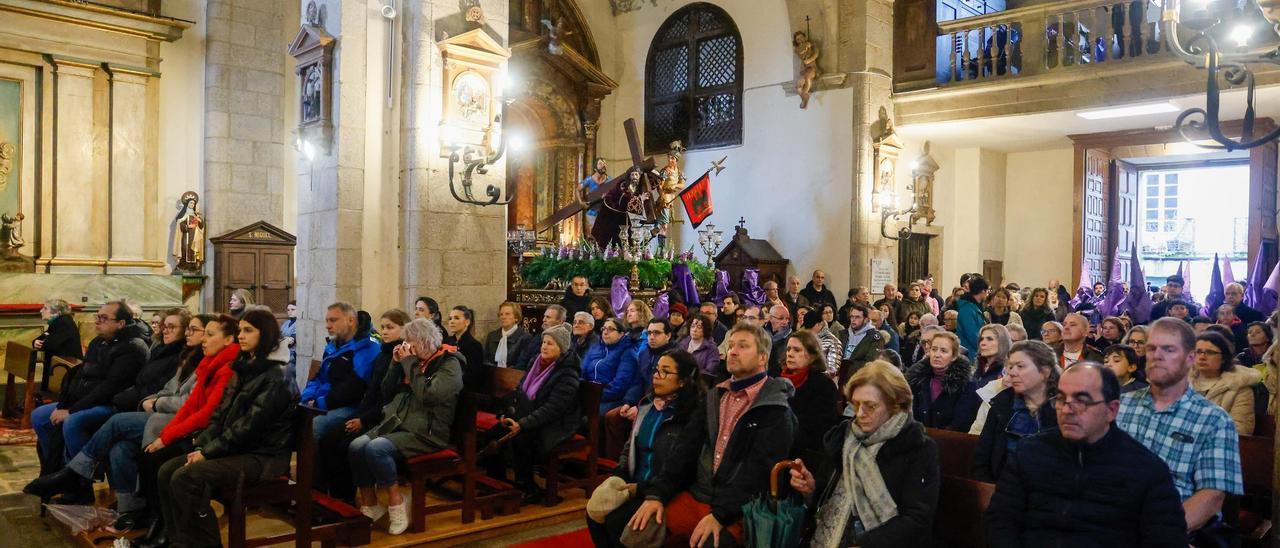 La salida de los pasos para la procesión del Santo Encuentro se cancela por la lluvia