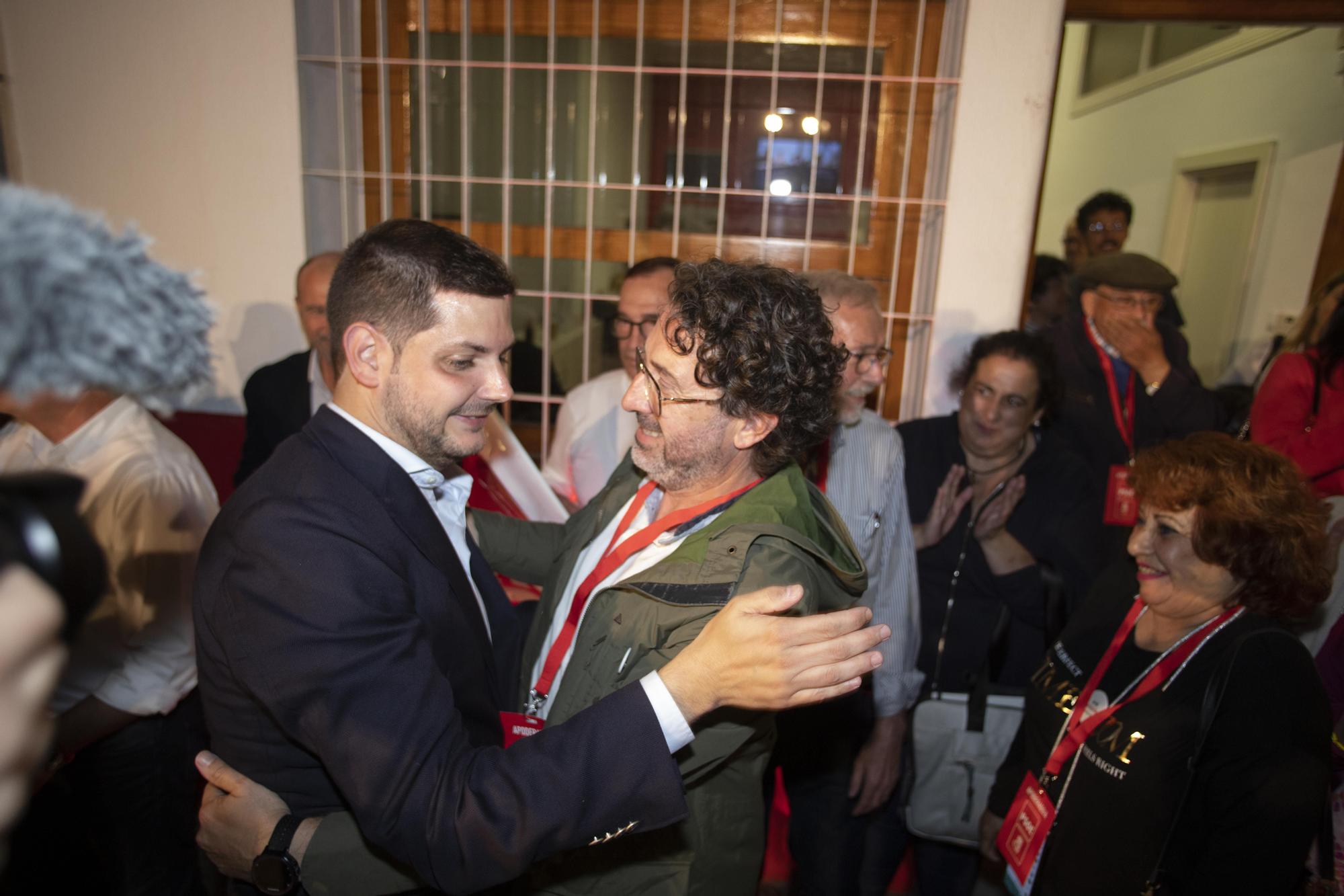 La celebración de la victoria del PSPV-PSOE de Gandia en la Casa del Poble