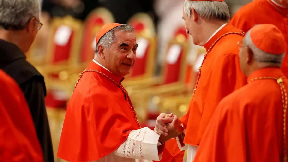 ¿Cómo manipular un cónclave para ser Papa?
