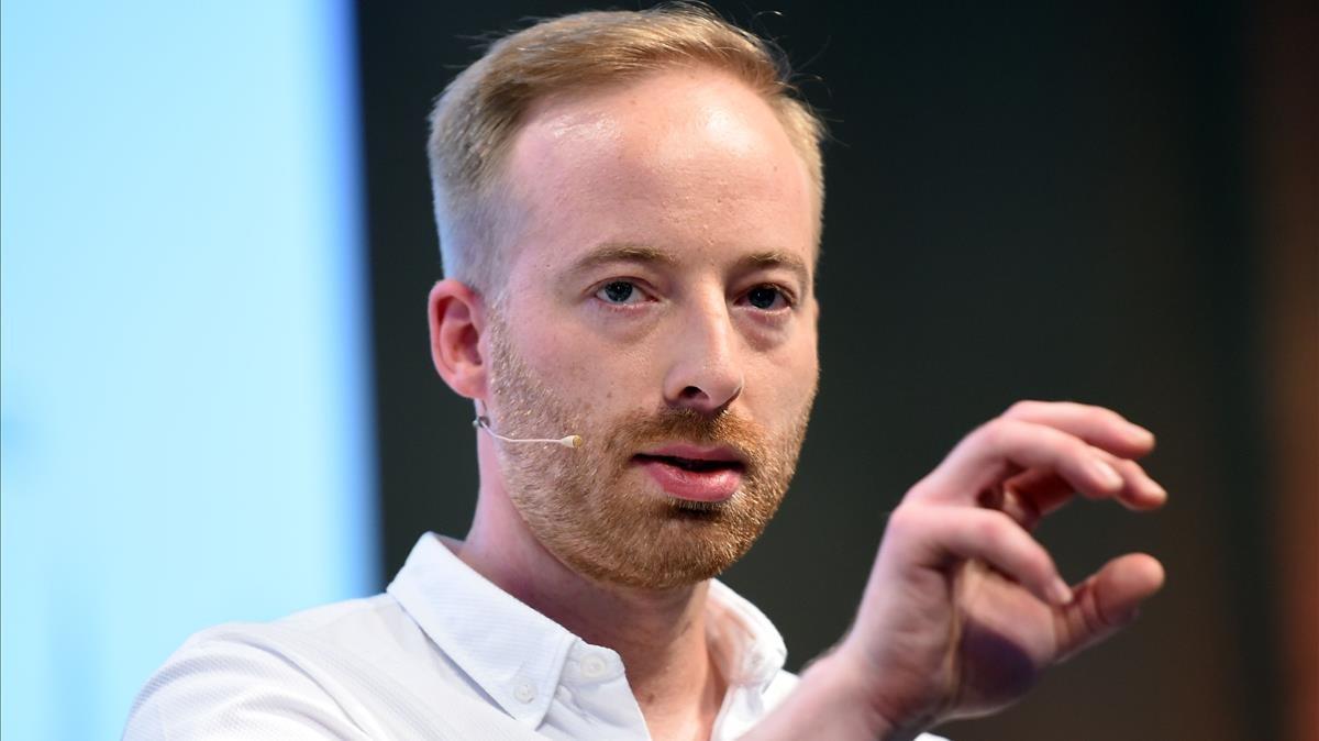 Berlin (Germany)  31 05 2016 - (FILE) - Zalando board member Rubin Ritter speaks during the annual shareholders meeting of Zalando SE in Berlin  Germany 31 May 2016 (reissued 07 December 2020)  Rubin Riter  CEO of fashion site Zalando  on 07 December 2020 announced he was stepping down in May 2021 to support his wife s career  (Moda  Alemania) EFE EPA BRITTA PEDERSEN GERMANY OUT     Local Caption     52790689