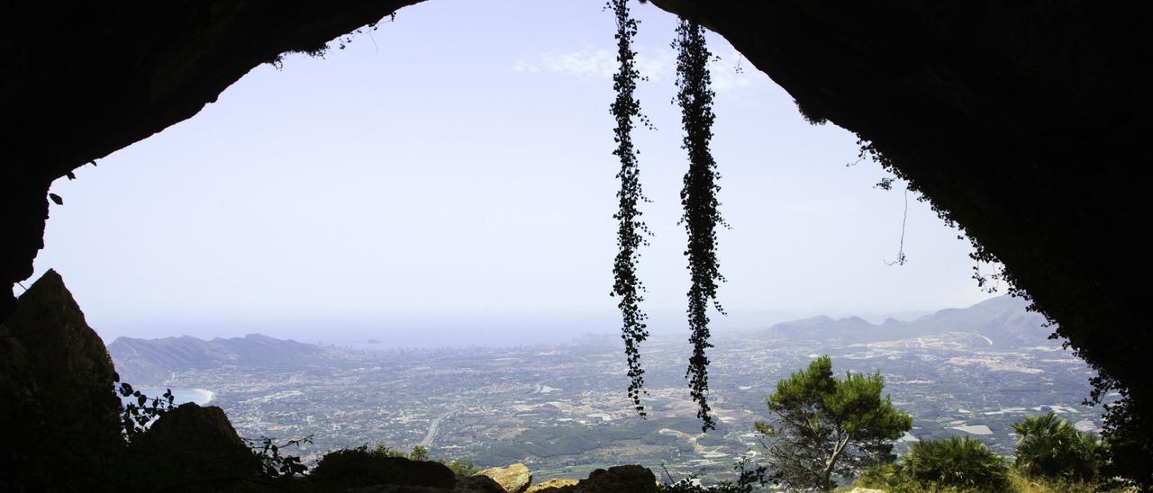 Imagen de archivo de la Cova del Forat en la Sierra de Bernia