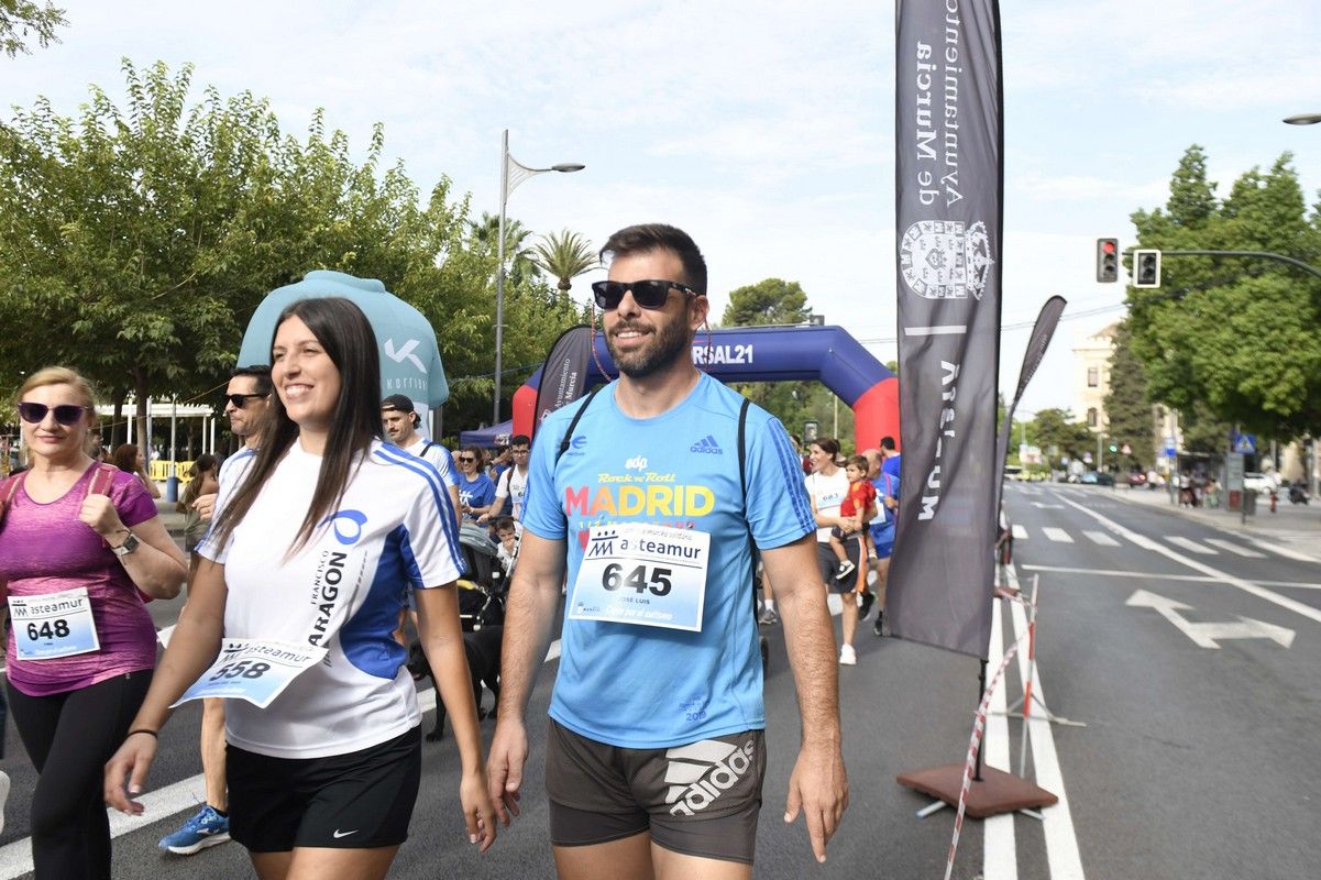La carrera y marcha Solidaria Asteamur, en imágenes