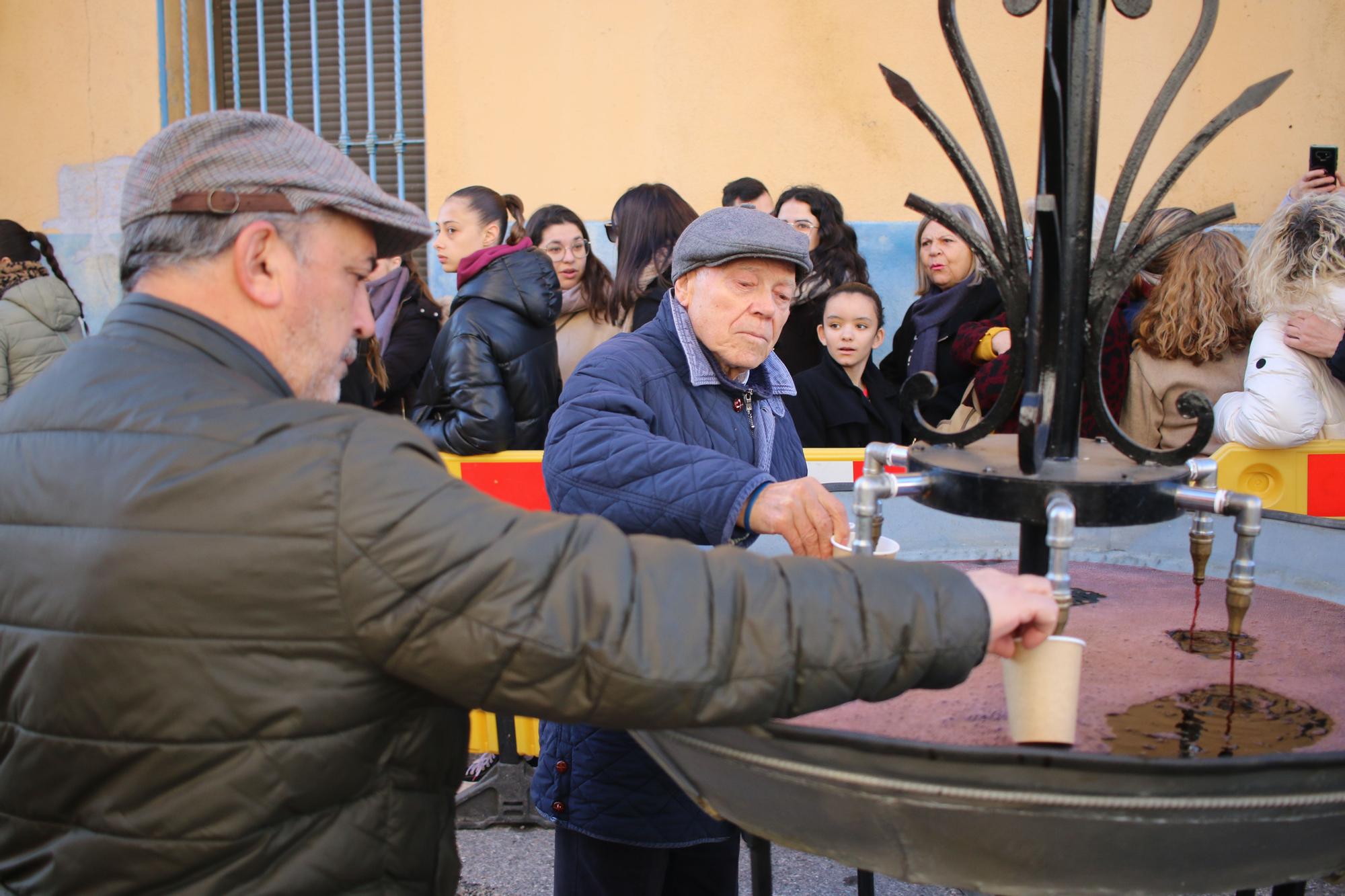 Todas las imágenes del multitudinario regreso de la Font del Vi de Burriana