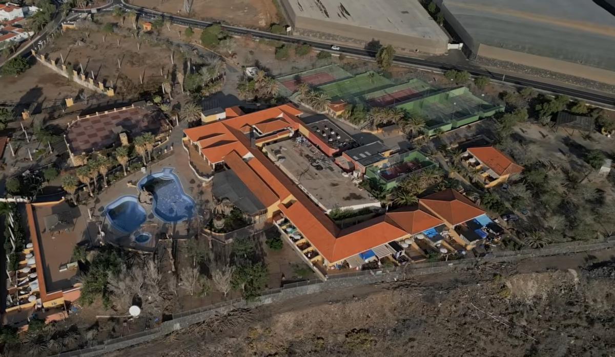 El complejo hotelero Callao Sport, hotel donde se alojan los okupas, desde el aire