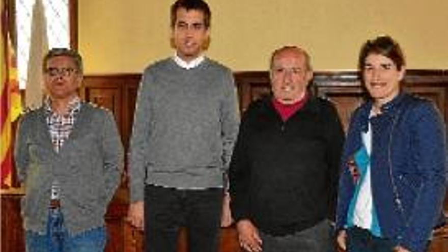 Andreu Galera, director de l&#039;Arxiu de Cardona;  Ferran Estruch, alcalde de Cardona;  el professor Josep Maria Mata, impulsor del congrés; i Anna Poza, directora del Parc Cultural Muntanya de Sal