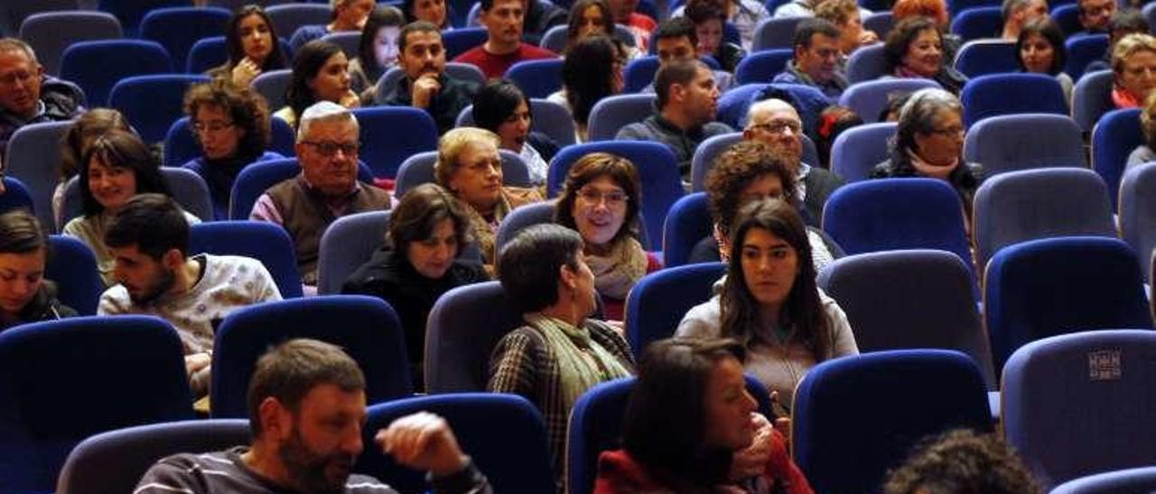 Imagen del público que asistió al estreno de la banda. // Bernabé/Luismy