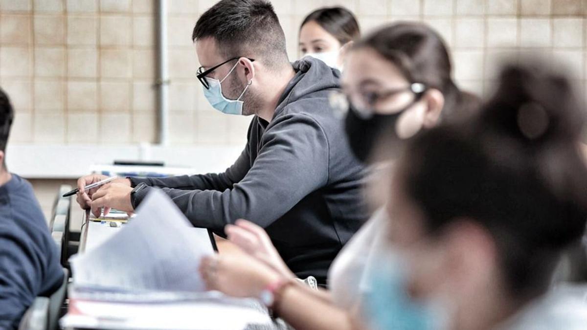 Tinerfeños examinándose de la EBAU el pasado mes de julio.