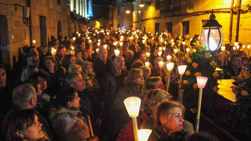 Las procesiones religiosas regresan a las calles de Cambados con la del Nazareno