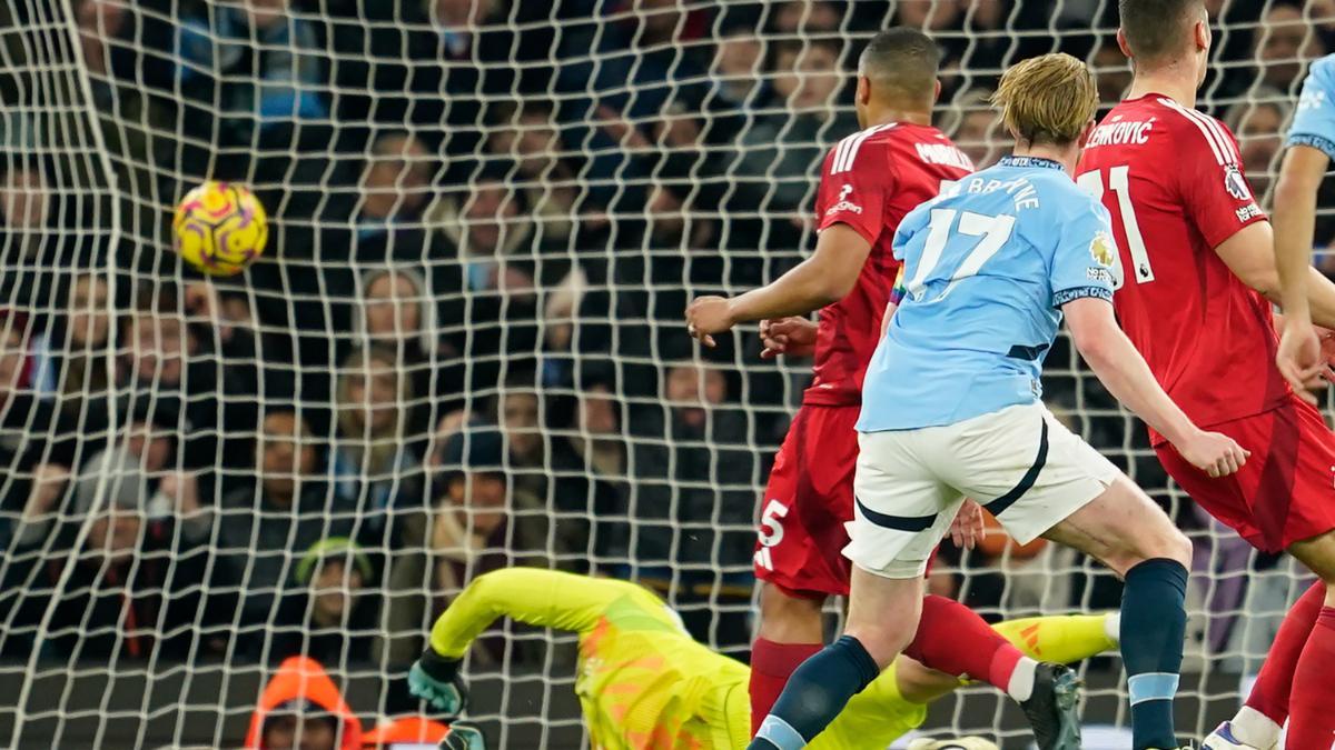 Kevin De Bruyne se apuntó el 2-0 ante el Nottingham Forest con un auténtico golazo