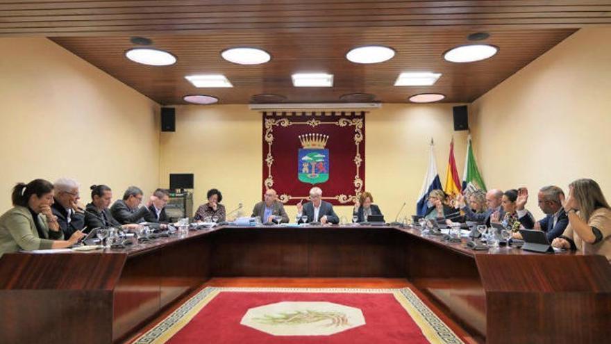 Pleno extraordinario del Cabildo que aprobó ayer el presupuesto de 2020.