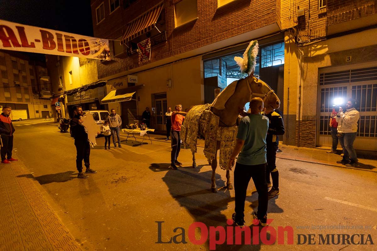 Vestir a un caballo del vino en la mañana del dos de mayo