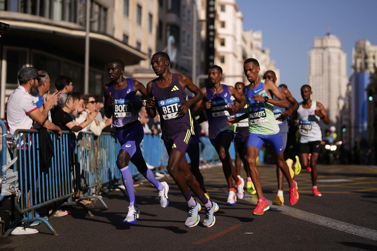 Corredores en las Zurich Rock 'n' Roll Running Series Madrid.