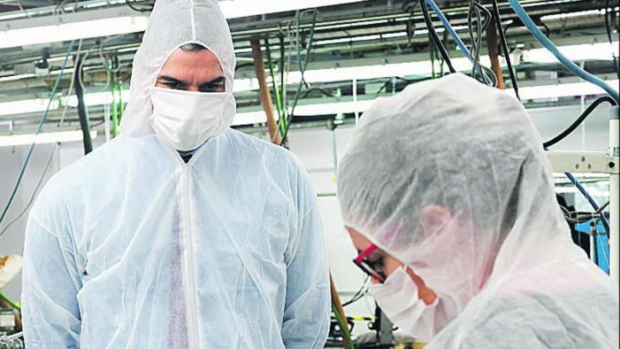 Pedro Sánchez durante una visita a El Corte Inglés.