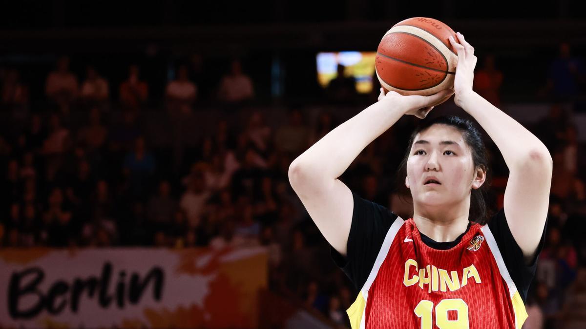 BALONCESTO FEMENINO | Zhang Ziyu, la ‘Yao Ming’ femenina de 2,23 metros que asombra en el Mundial de baloncesto