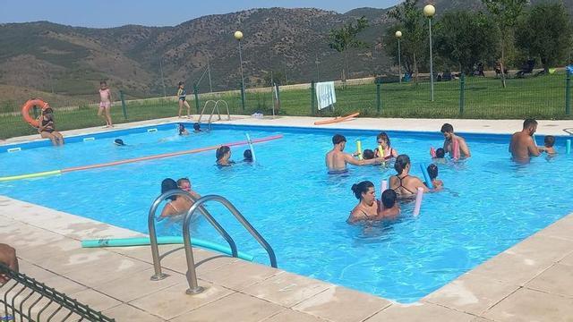 Las piscinas municipales organizaron varias actividades para todos los públicos.