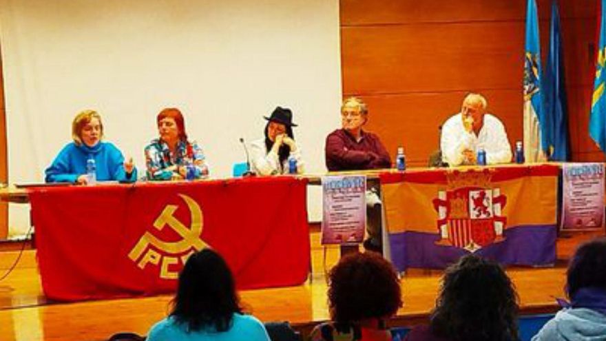 &quot;Tenemos voz&quot;, acto feminista del PC e IU en Langreo