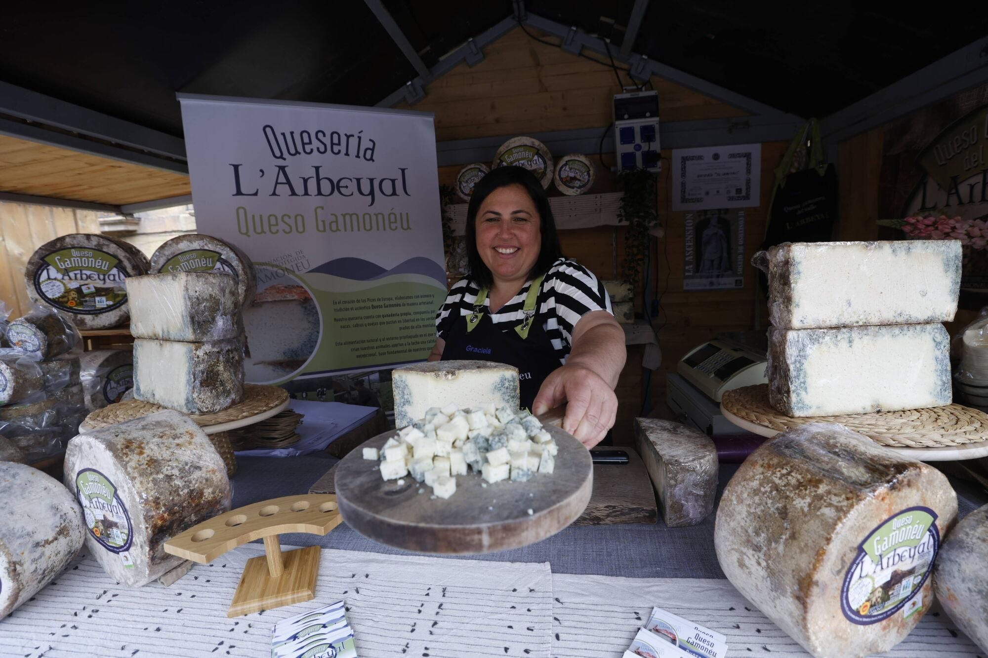Apertura del mercadillo de la Ascensión y visita del alcalde