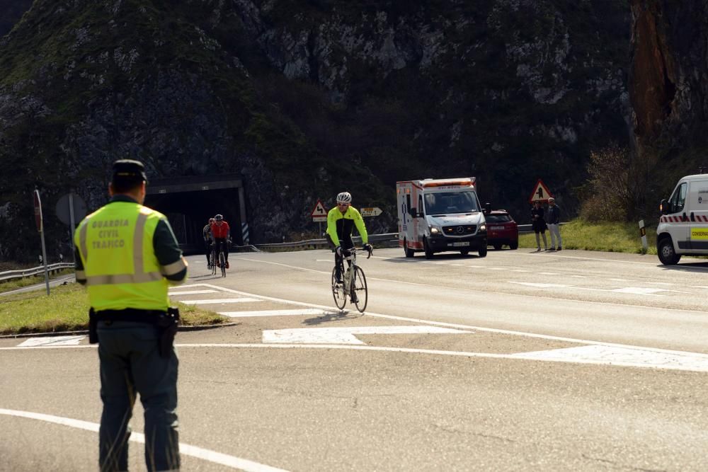 Atropello ciclista en la zona de los túneles de Morcín