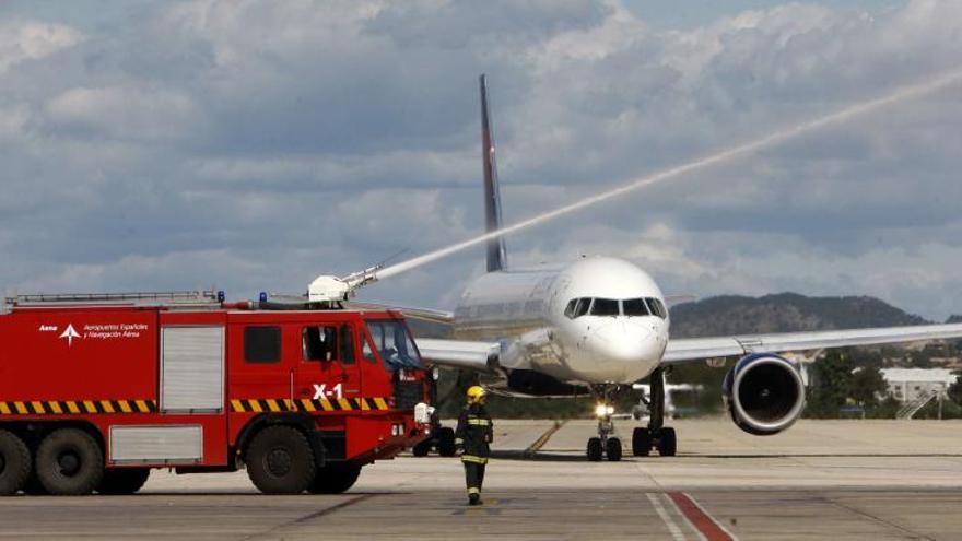 30.000 personas viajan entre Valencia y Nueva York pese a no haber vuelo directo