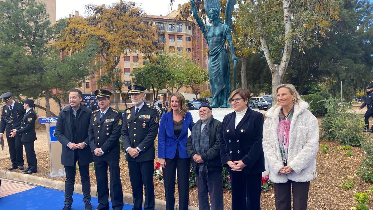 Castelló celebra a la Policía Nacional desvelando una nueva escultura y un paseo