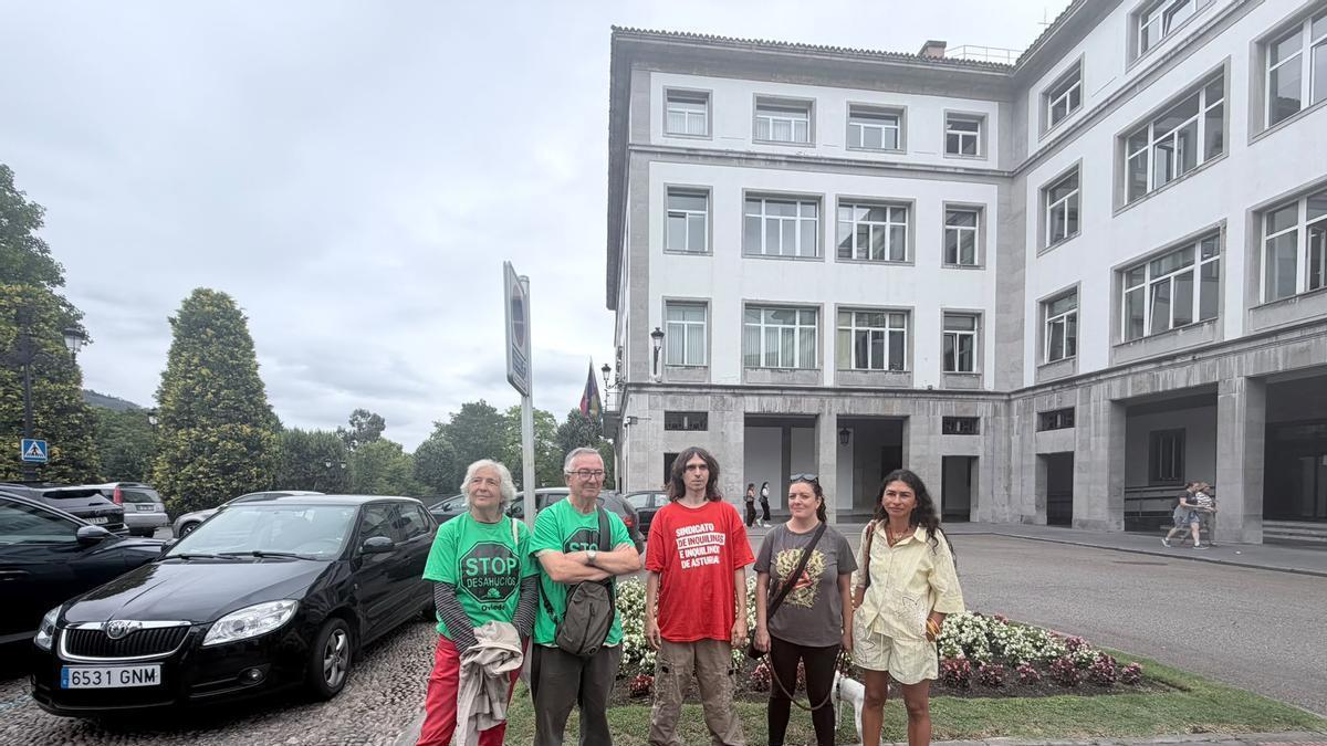 Pilar Lobo, Ezequiel Echániz, Andrés García, Jenifer Gutiérrez y Bibiana García.