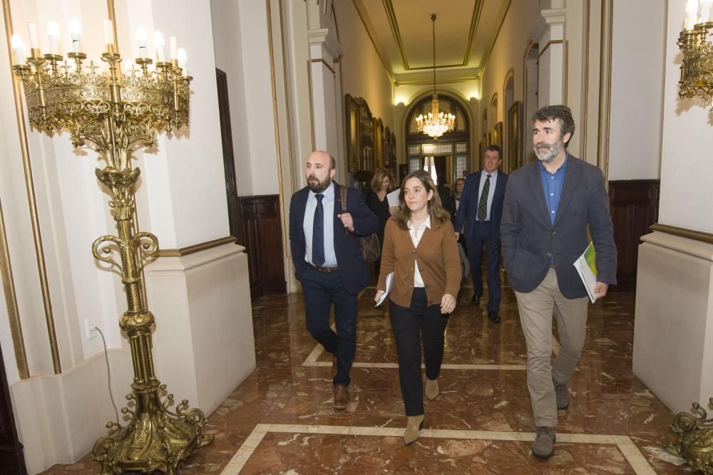 Todos los grupos respaldan el presupuesto en el pleno salvo el PP, que votó en contra.