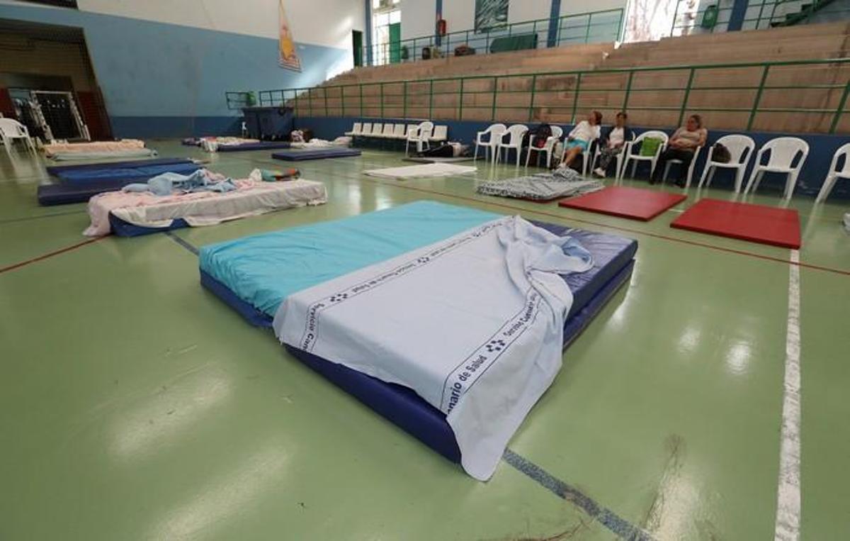 Desalojados del municipio de Agaete del incendio ...