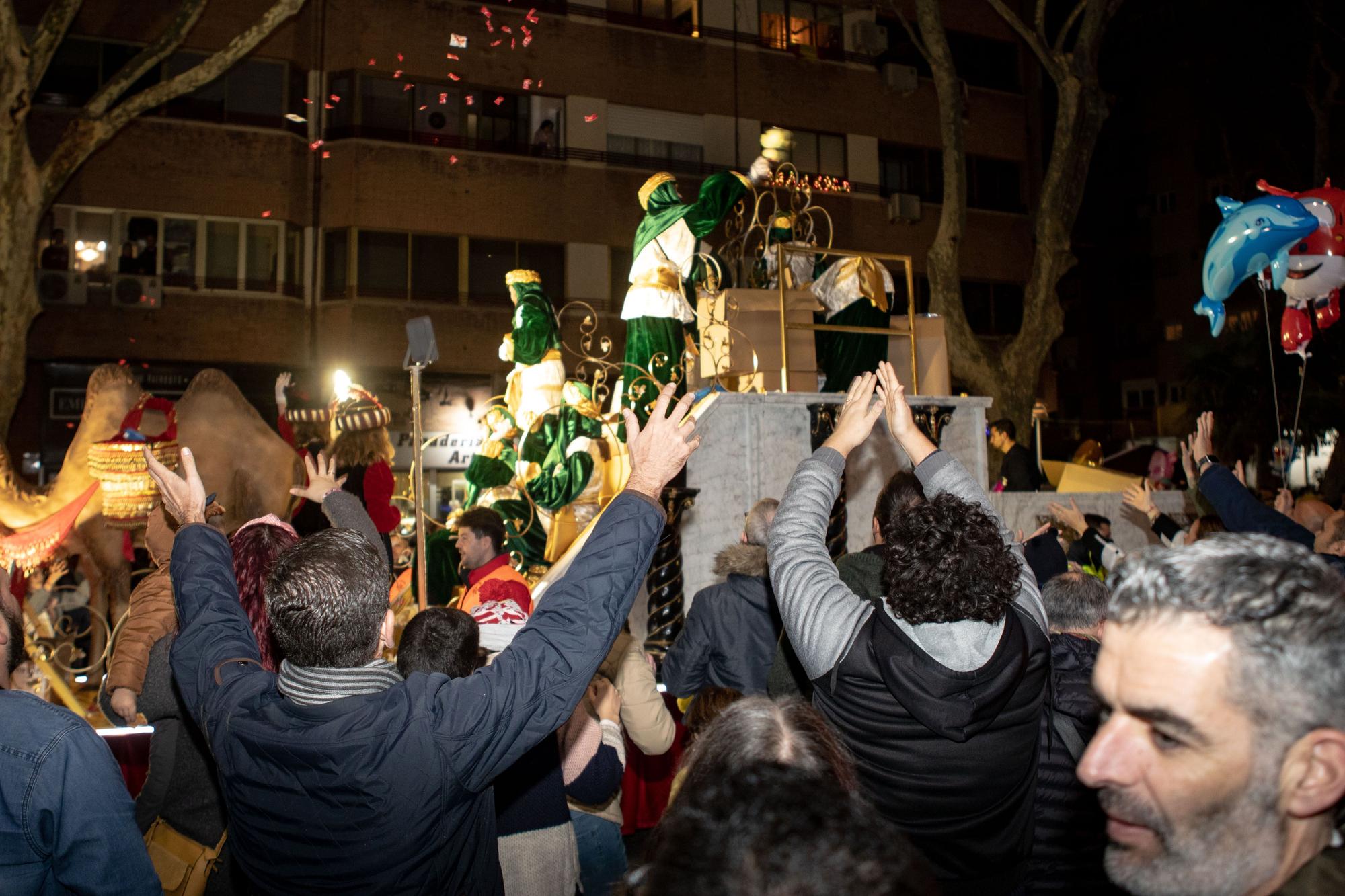 Los Reyes Magos emocionan en Cartagena