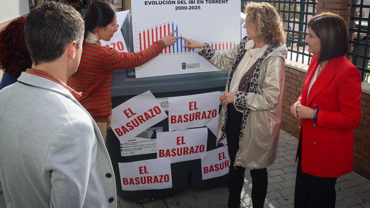 Amparo Folgado, y su equipo, observan la evolución del IBI