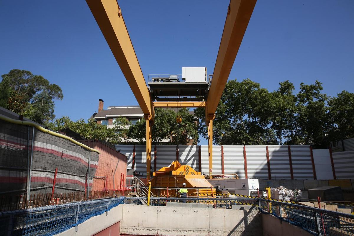 Pozo de Mandri de la L9, donde la tuneladora permanecerá 14 meses a la espera de un recambio